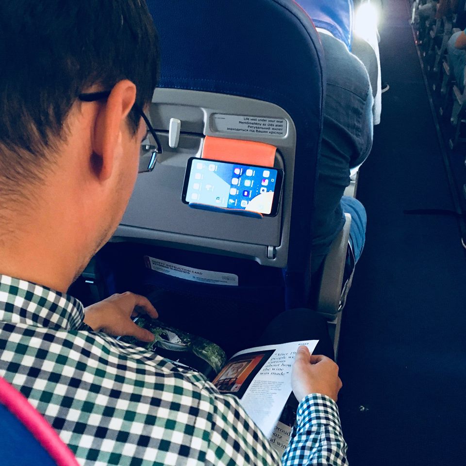 FOLDMEUP ipad airplane seat mount